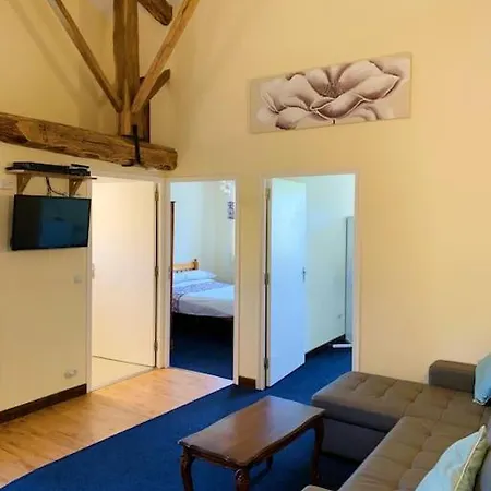 Millstone 2, Two Bed + Shared Pool * Chassenon