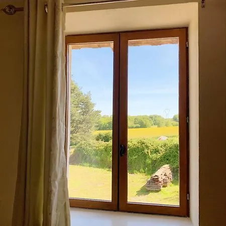 Millstone 2, Two Bed + Shared Pool Apartment *